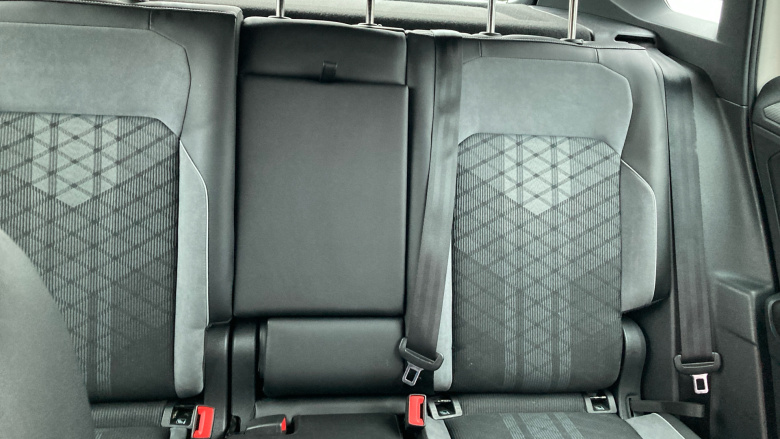 Volkswagen Tiguan 2.0 TDI R-Line 5dr DSG Diesel Estate